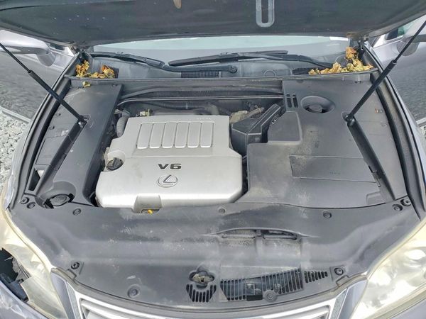 2012 LEXUS ES — Engine bay
