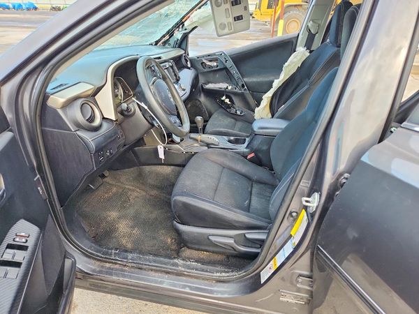 2015 TOYOTA RAV4 — DENT
