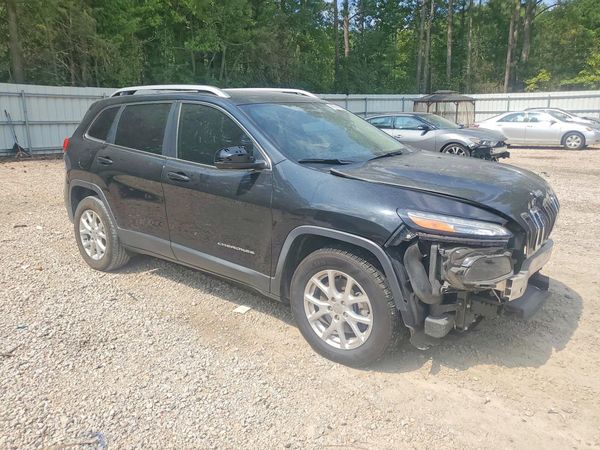 2016 JEEP CHEROKEE Latitude/Longitude/North — Passenger 3/4