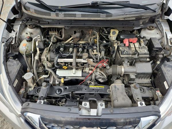 2020 NISSAN KICKS — Engine bay