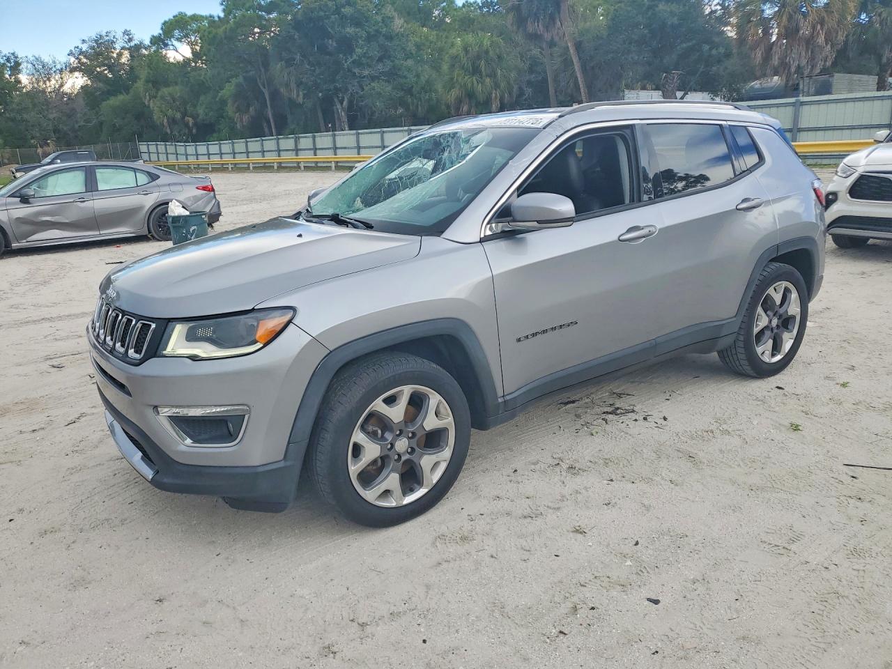 2018 JEEP COMPASS — Front 3/4