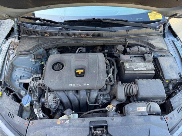 2019 HYUNDAI VELOSTER 2.0L and 2.0L Premium