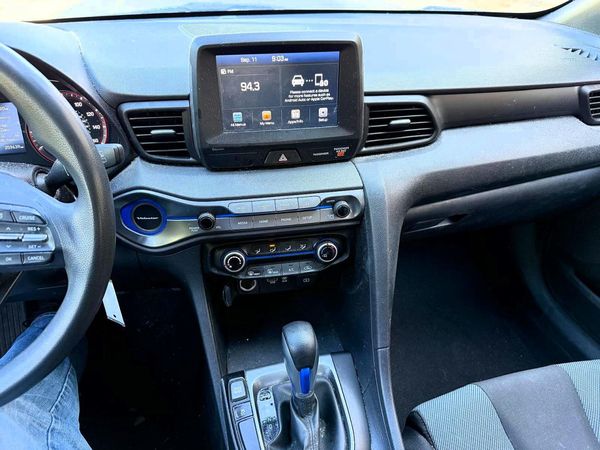 2019 HYUNDAI VELOSTER 2.0L and 2.0L Premium