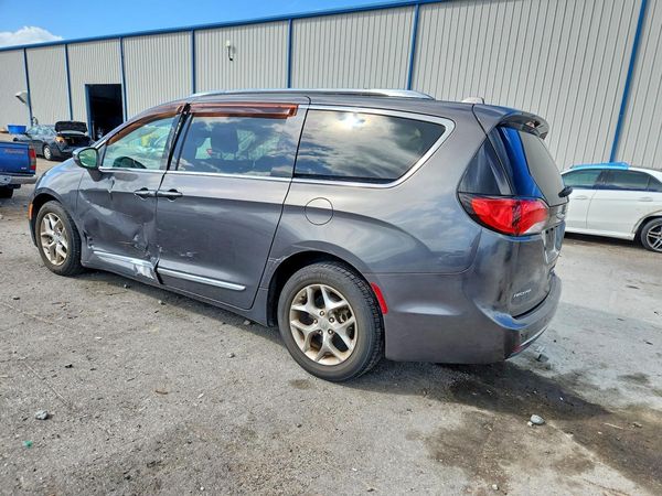 2017 CHRYSLER PACIFICA Limited — DSRA