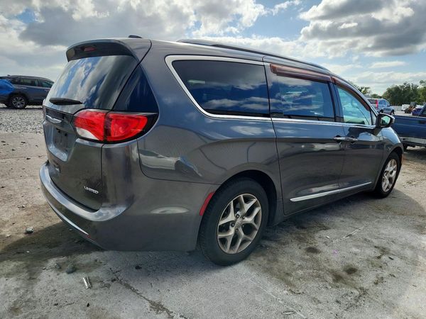 2017 CHRYSLER PACIFICA Limited — PSRA