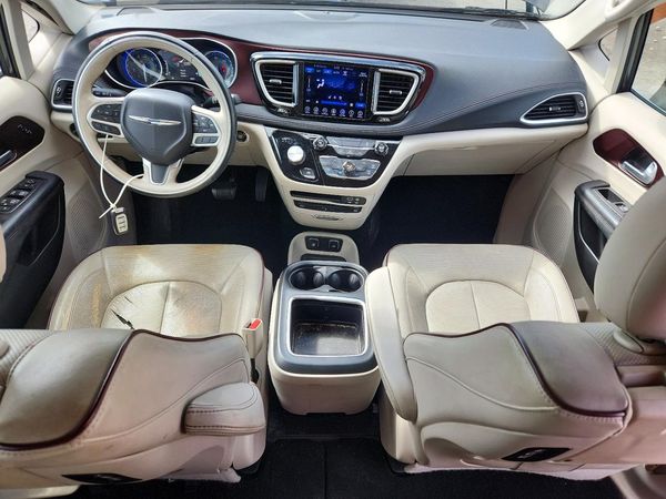 2017 CHRYSLER PACIFICA Limited — CKPT