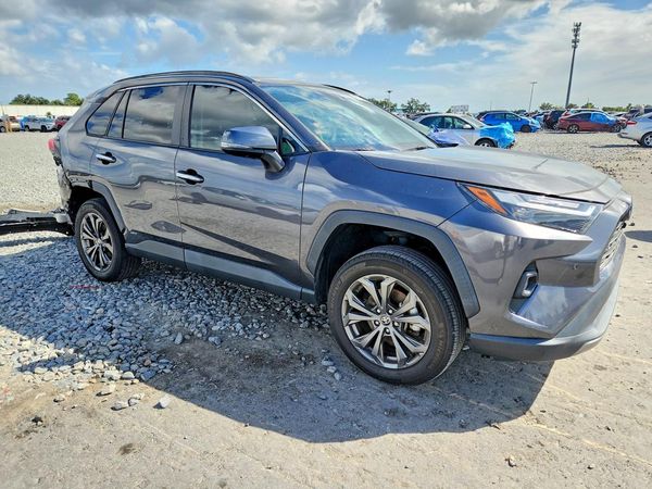 2022 TOYOTA RAV4 Limited — Passenger 3/4