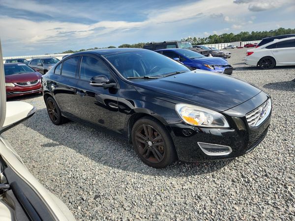 2013 VOLVO S60