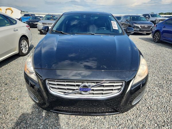 2013 VOLVO S60