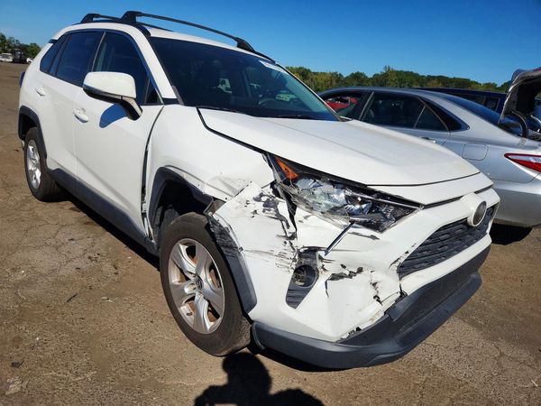 2020 TOYOTA RAV4 — Passenger 3/4