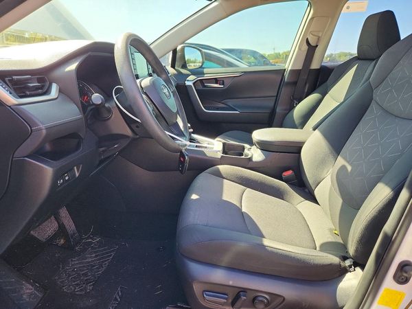 2020 TOYOTA RAV4 — DENT