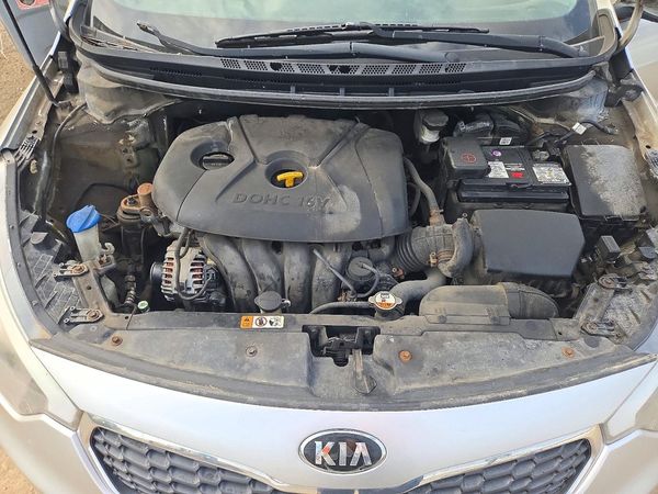 2015 KIA FORTE — Engine bay