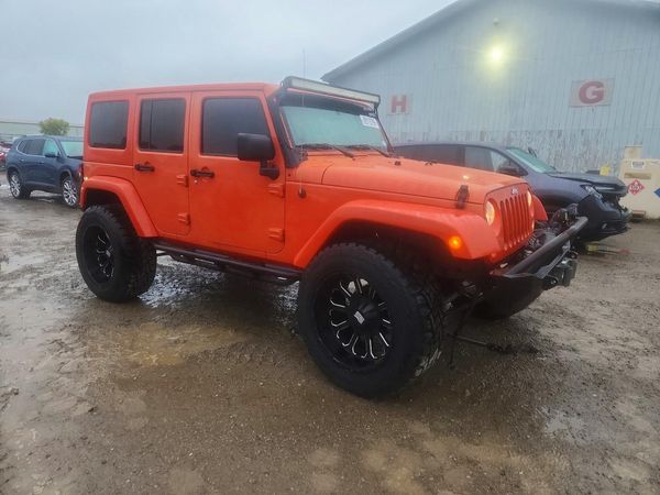 2015 JEEP WRANGLER UNLIMITED Sahara — Passenger 3/4