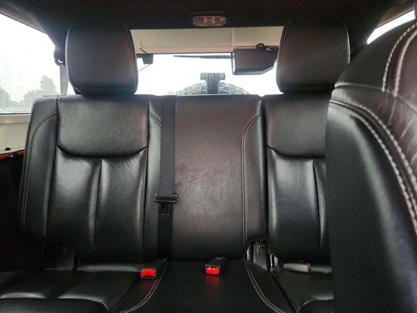 2015 JEEP WRANGLER UNLIMITED Sahara — SUVN