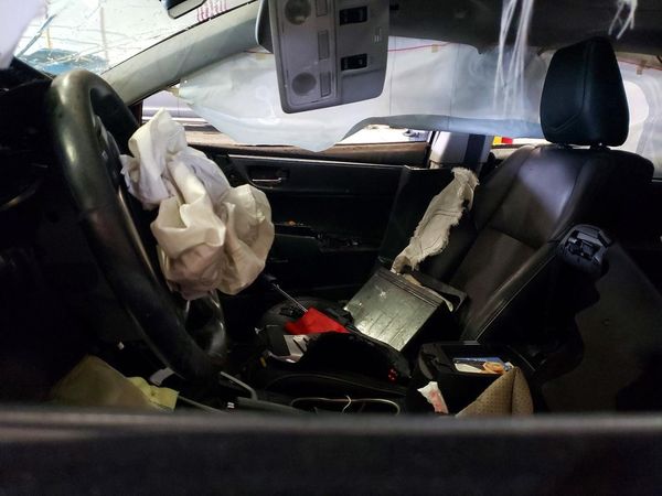 2015 TOYOTA COROLLA L/LE — DENT