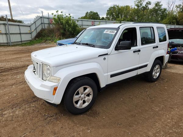 2012 JEEP LIBERTY — DSFA — Front 3/4