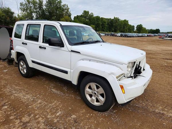 2012 JEEP LIBERTY Sport — Passenger 3/4