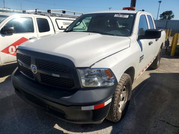 2021 RAM 1500 CLASSIC Tradesman — Front 3/4