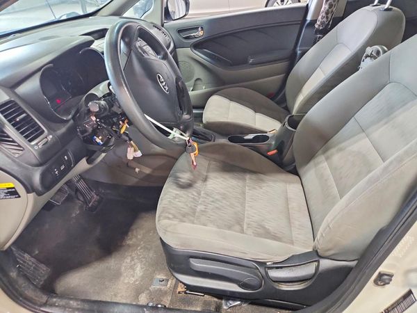 2015 KIA FORTE — DENT