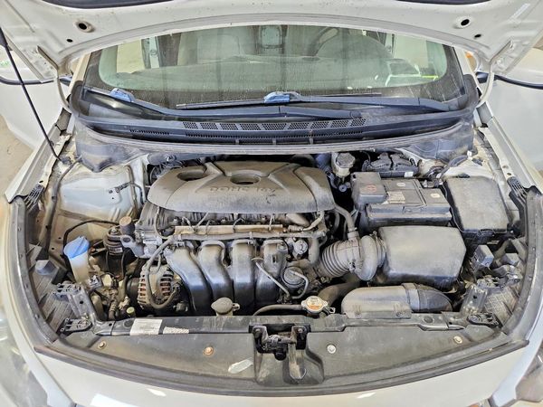 2015 KIA FORTE — Engine bay