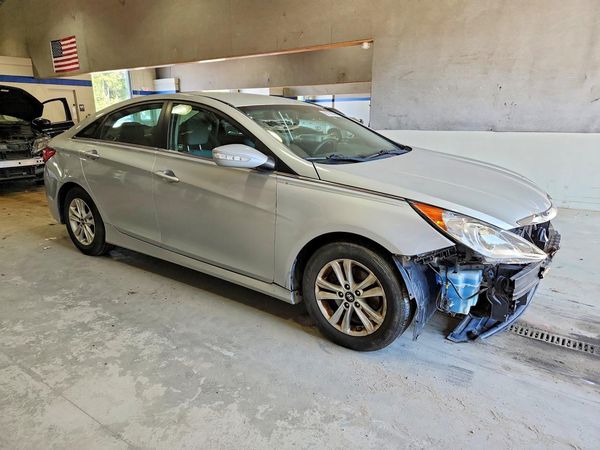 2014 HYUNDAI SONATA — Passenger 3/4