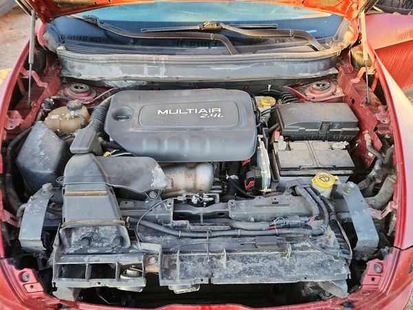 2014 JEEP GRAND CHER Sport — Engine bay