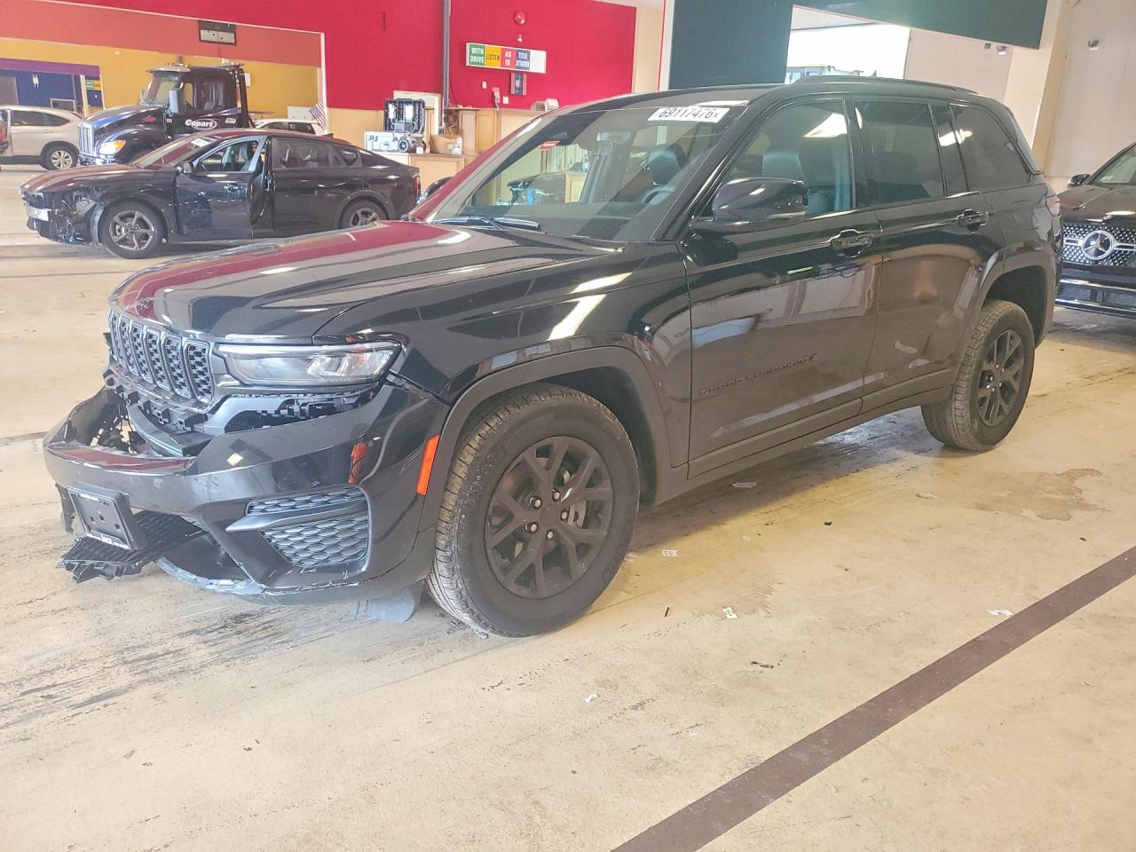 2025 JEEP GRAND CHEROKEE 4XE 4 — Front 3/4