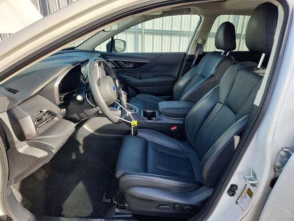 2022 SUBARU OUTBACK — DENT