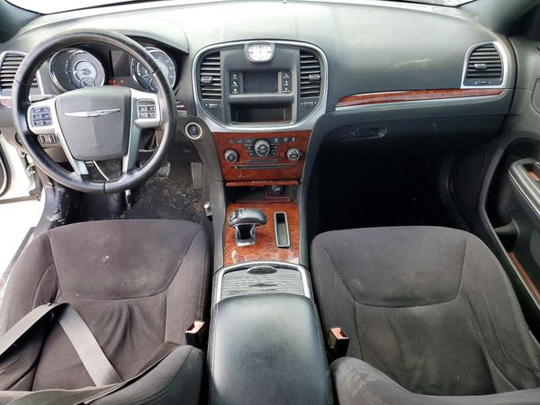 2012 CHRYSLER 300 Base/Limited