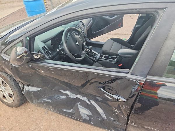 2017 KIA FORTE — DENT