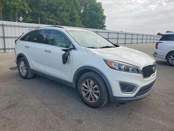 2016 KIA SORENTO — Passenger 3/4