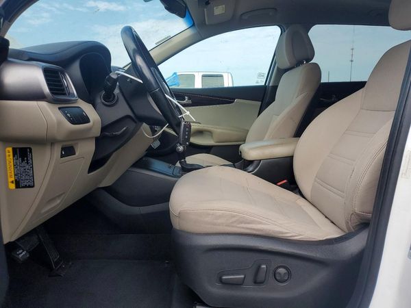 2016 KIA SORENTO — DENT