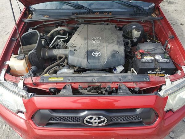 2014 TOYOTA TACOMA Delux Grade — Engine bay