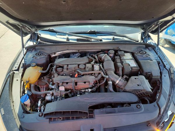 2021 KIA K5 — Engine bay
