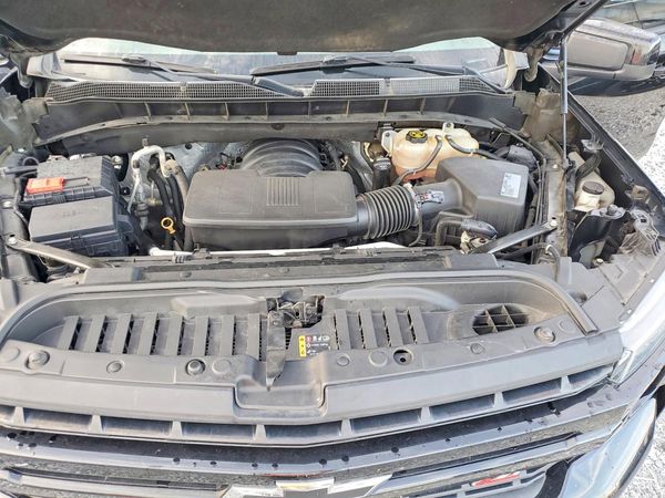2020 CHEVROLET SILVERADO Trail Boss - LT — Engine bay