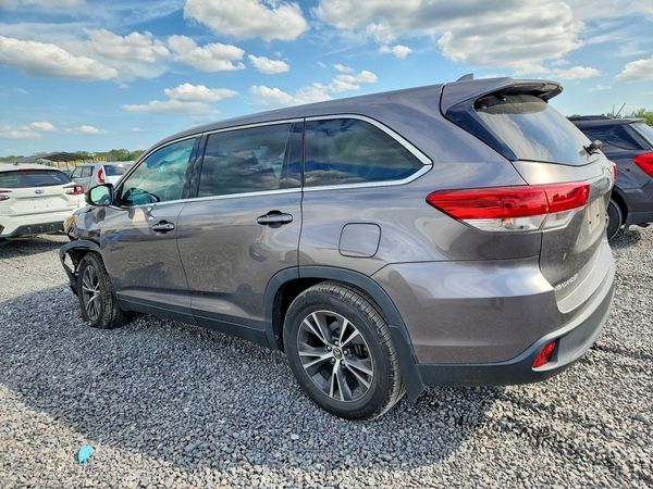 2019 TOYOTA HIGHLANDER LE/LE Plus