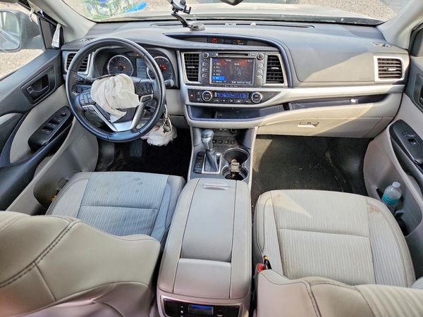 2019 TOYOTA HIGHLANDER LE/LE Plus
