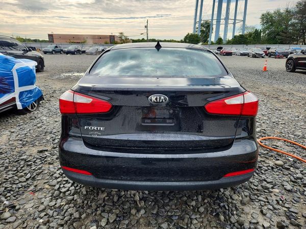 2016 KIA FORTE GL (Middle-Low Grade)