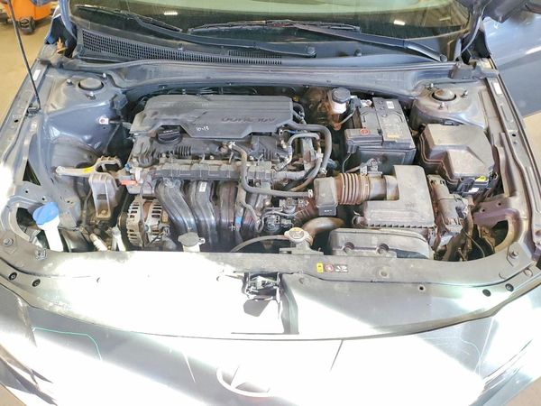 2024 HYUNDAI ELANTRA SEL — Engine bay