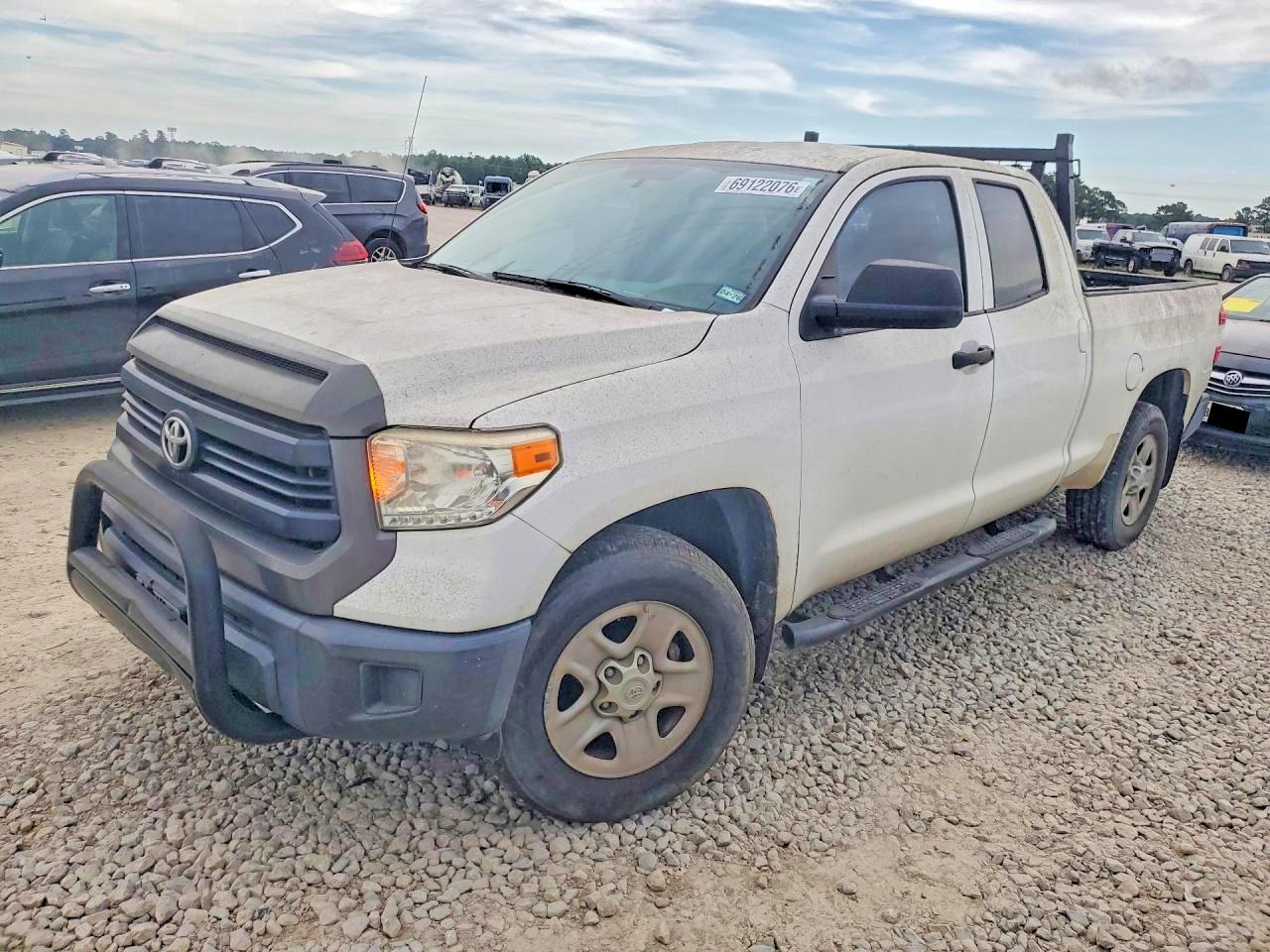 2017 TOYOTA TUNDRA SR/SR5 — Front 3/4