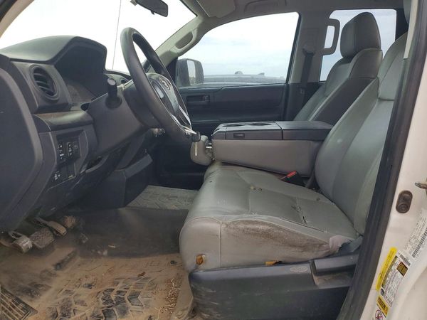 2017 TOYOTA TUNDRA SR/SR5 — DENT