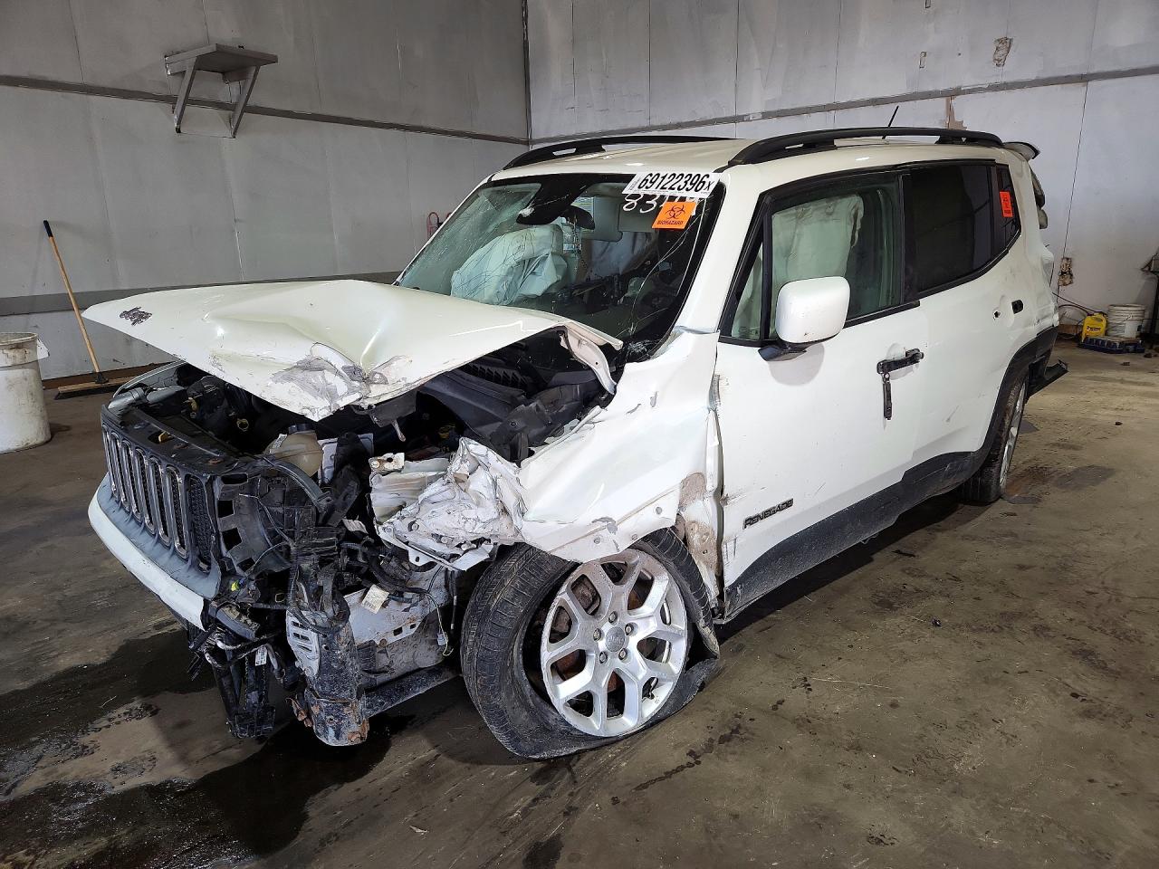 2015 JEEP RENEGADE — Front 3/4
