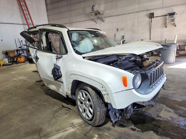 2015 JEEP RENEGADE — Passenger 3/4