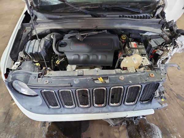 2015 JEEP RENEGADE — Engine bay