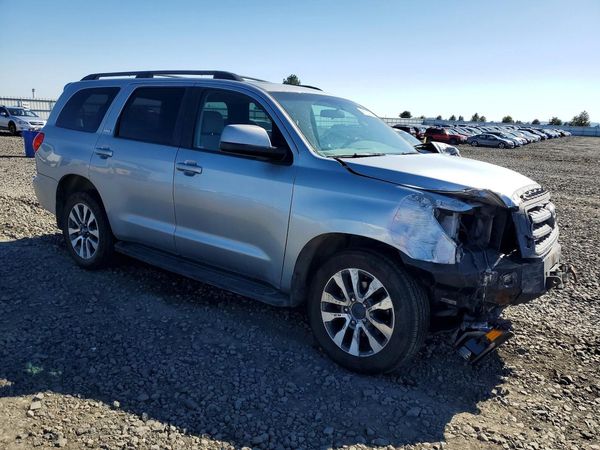 2016 TOYOTA SEQUOIA SR5 Grade