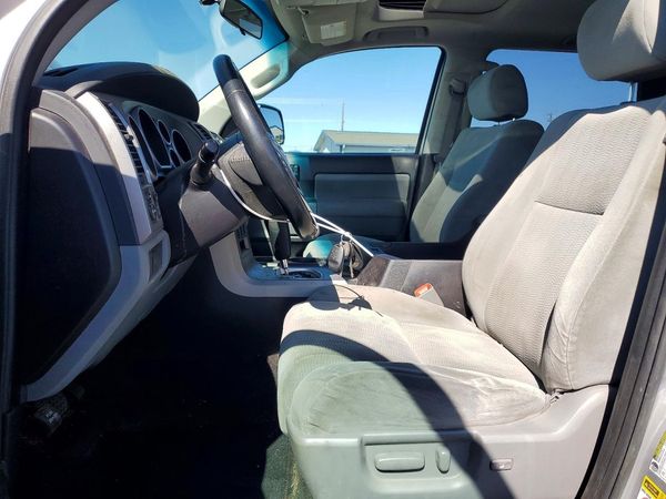 2016 TOYOTA SEQUOIA SR5 Grade