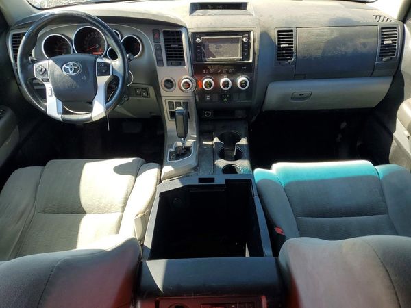 2016 TOYOTA SEQUOIA SR5 Grade