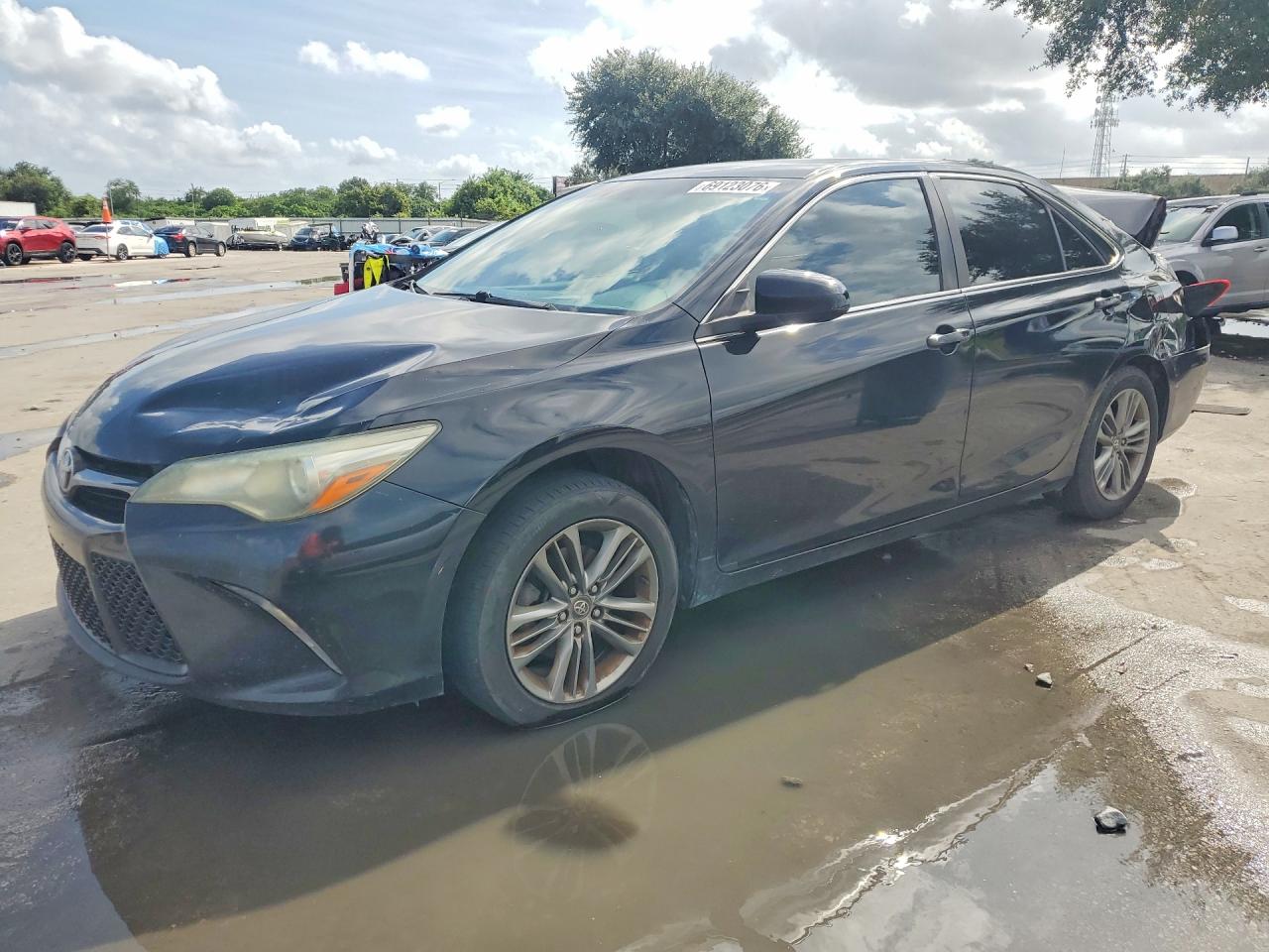 2016 TOYOTA CAMRY — Front 3/4