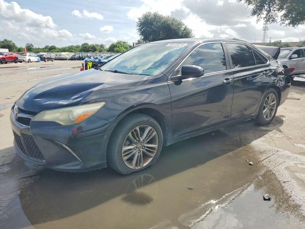 2016 TOYOTA CAMRY — Front 3/4
