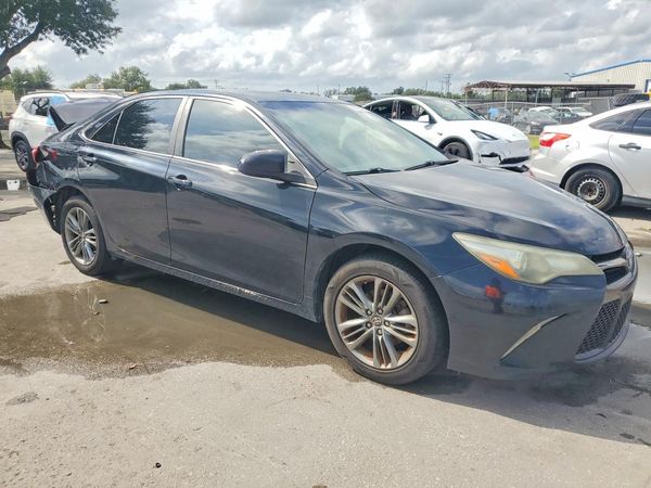 2016 TOYOTA CAMRY — Passenger 3/4